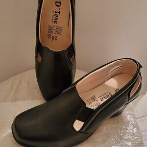 D'Tere Women's Closed Toe Shoes, Size US 7.5/EU 38